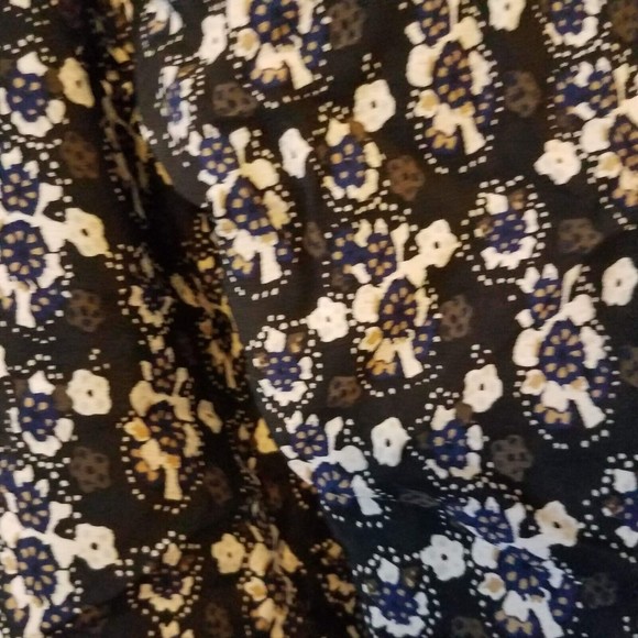 Madewell Women's Small Silk Gardenhouse Off the Shoulder Top in Abstract Floral - Picture 2 of 5